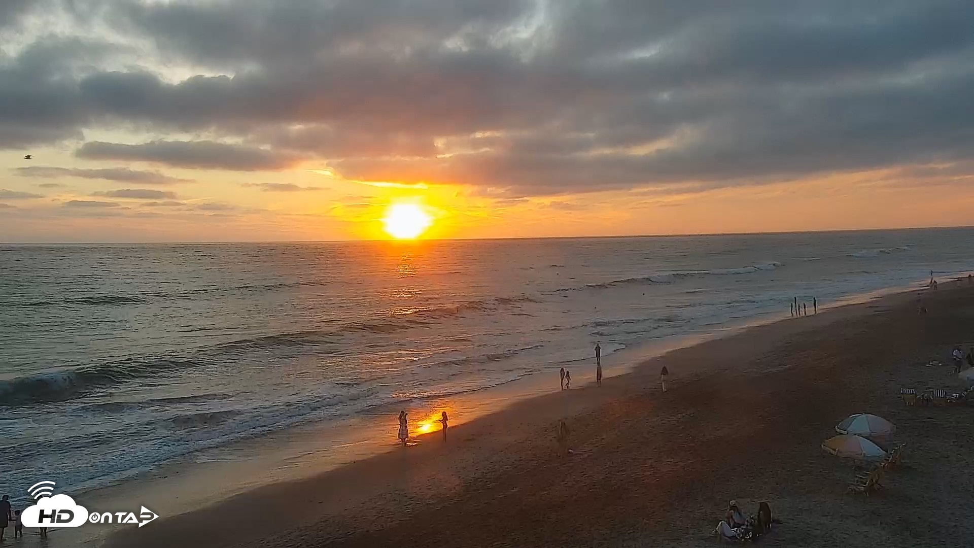 Snapshot of Carlsbad Beach Surf Live Webcam taken Aug 16, 2026, 7:28pm PDT