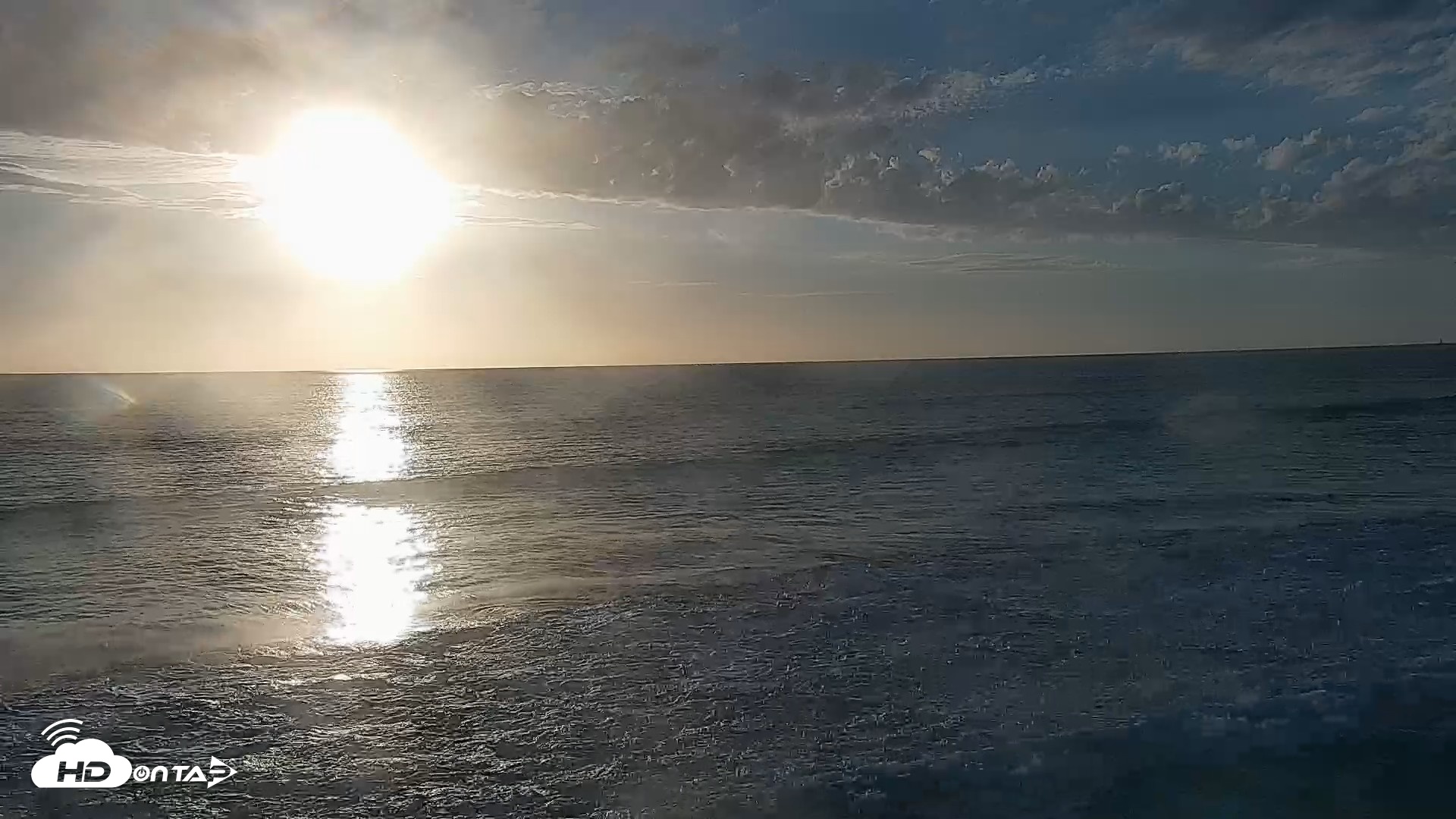 Snapshot of Carlsbad Beach Surf Live Webcam taken Oct 20, 2026, 5:36pm PDT