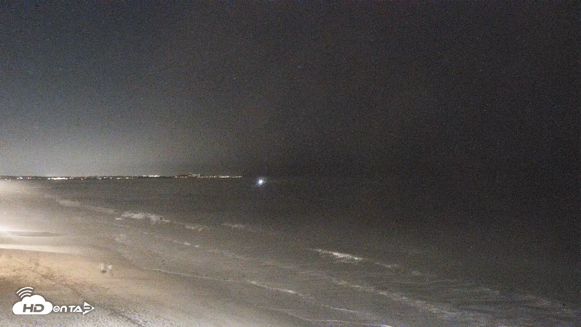 Snapshot of Carlsbad Beach Surf Live Webcam taken Oct 4, 2026, 9:33pm PDT