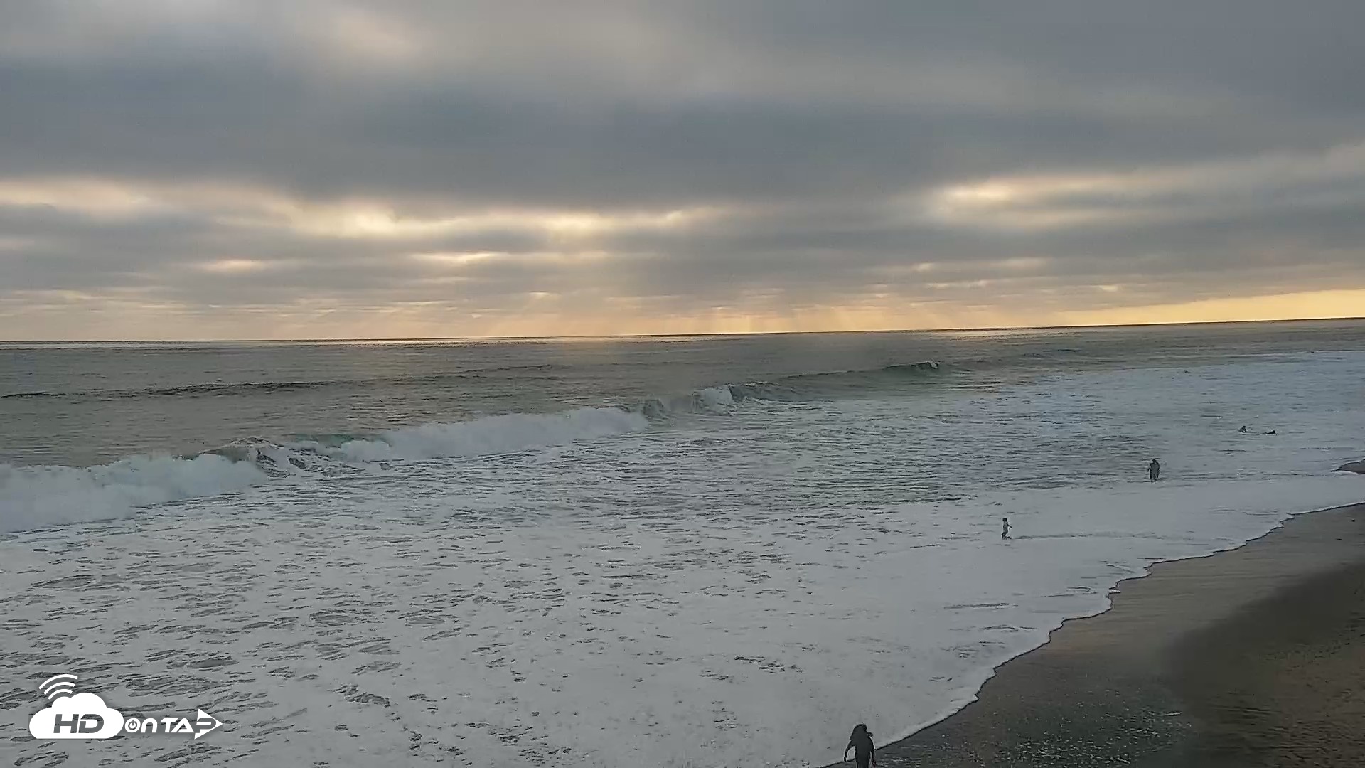 Snapshot of Carlsbad Beach Surf Live Webcam taken Jun 10, 2026, 7:17pm PDT