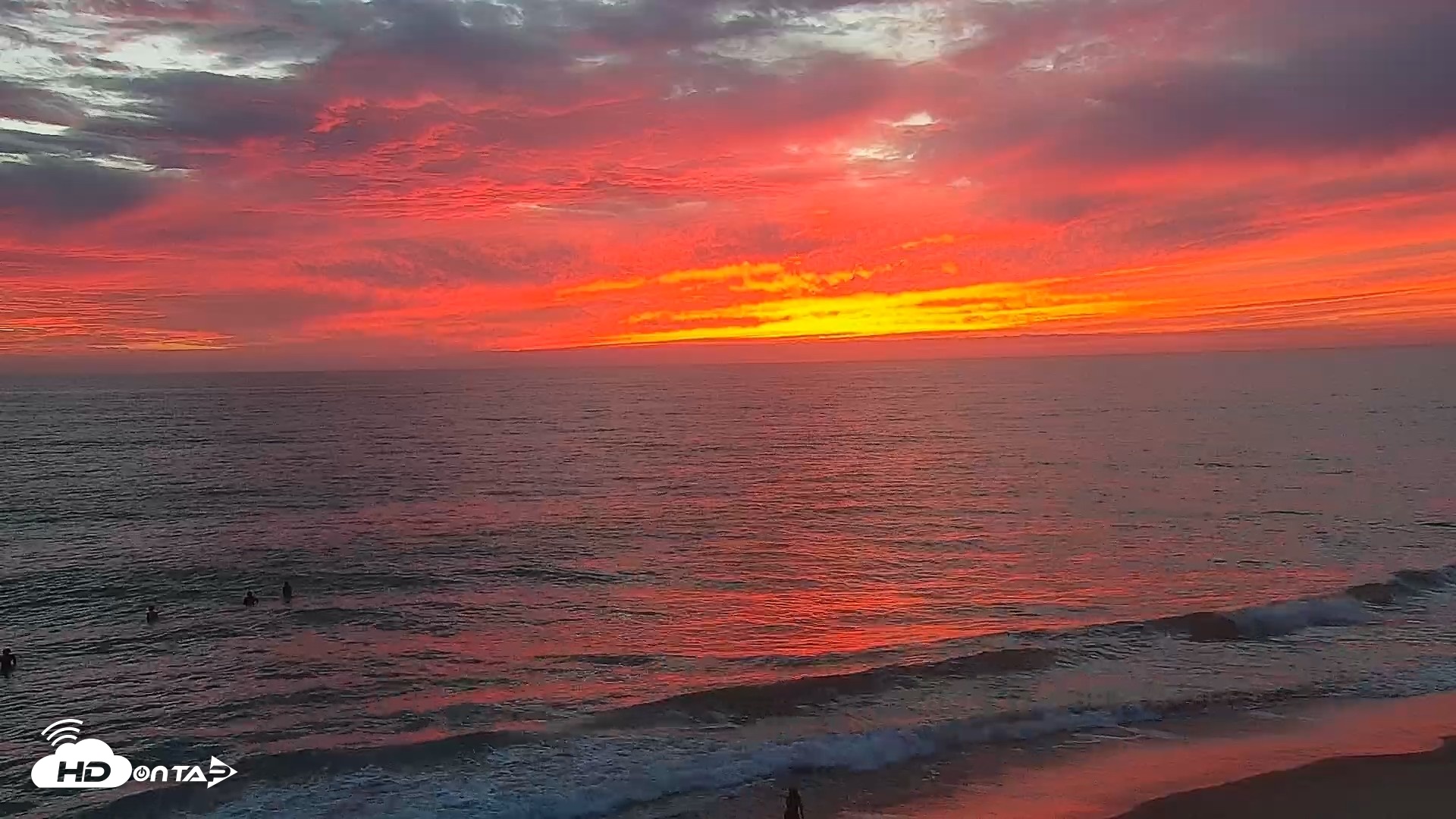 Snapshot of Carlsbad Beach Surf Live Webcam taken Sep 26, 2026, 6:54pm PDT