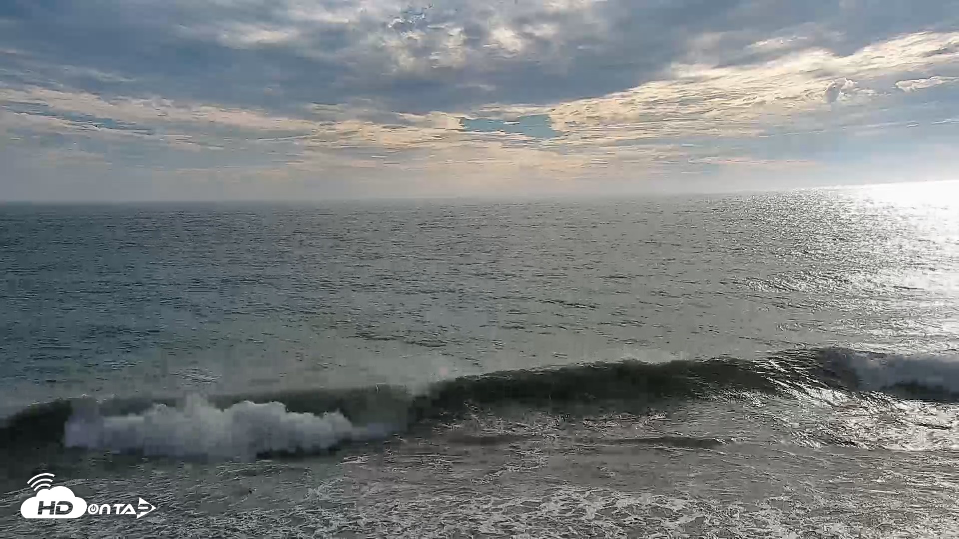 Snapshot of Carlsbad Beach Surf Live Webcam taken Sep 7, 2026, 5:13pm PDT