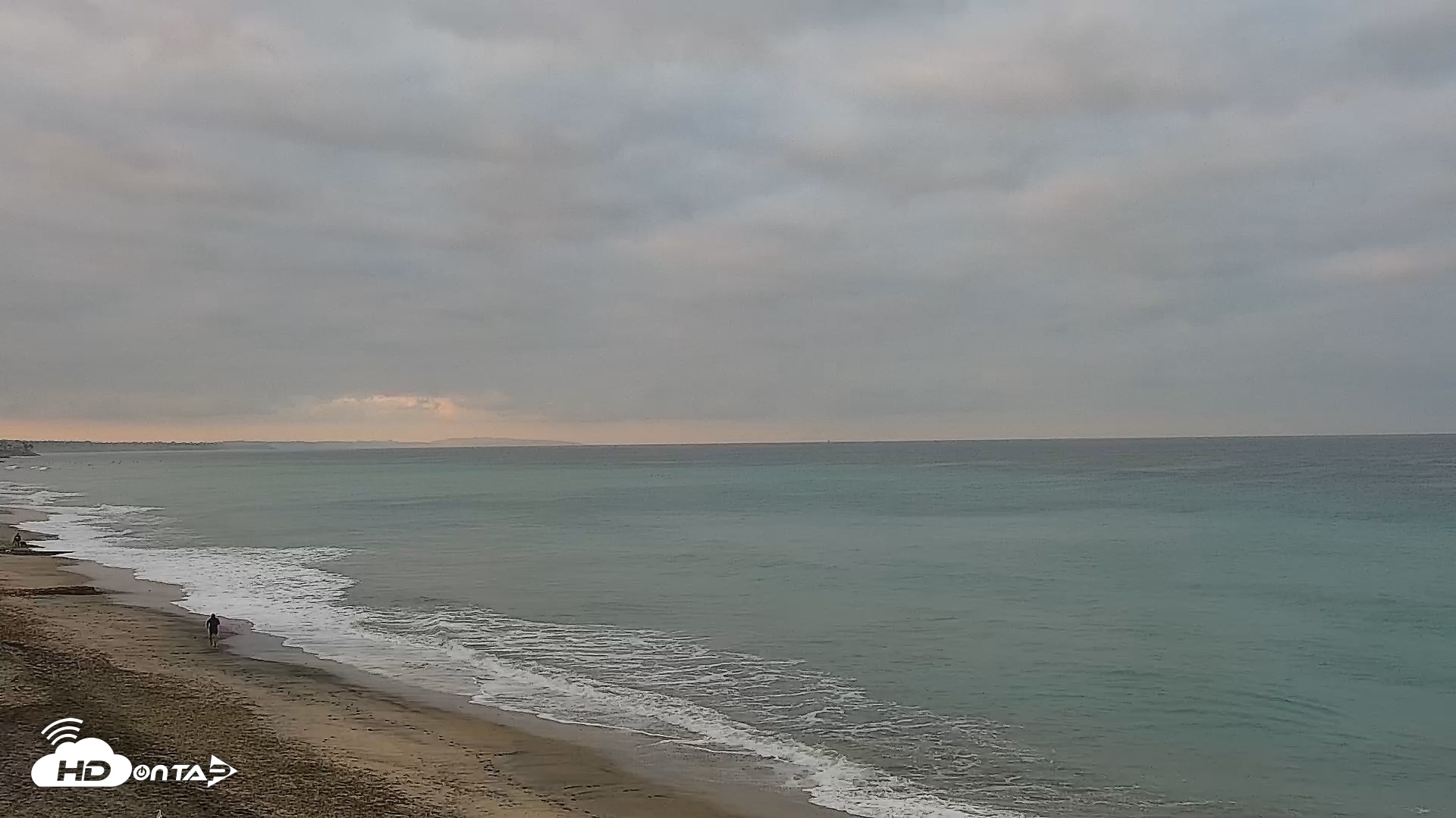Snapshot of Carlsbad Beach Surf Live Webcam taken Sep 19, 2026, 6:58am PDT