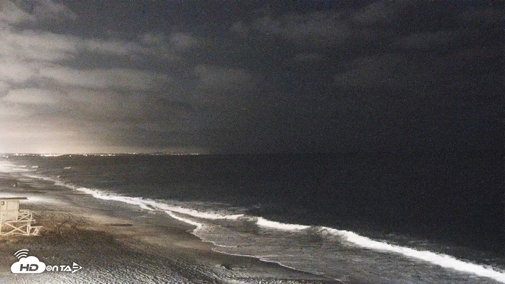 Snapshot of Carlsbad Beach Surf Live Webcam taken Sep 1, 2026, 9:17pm PDT