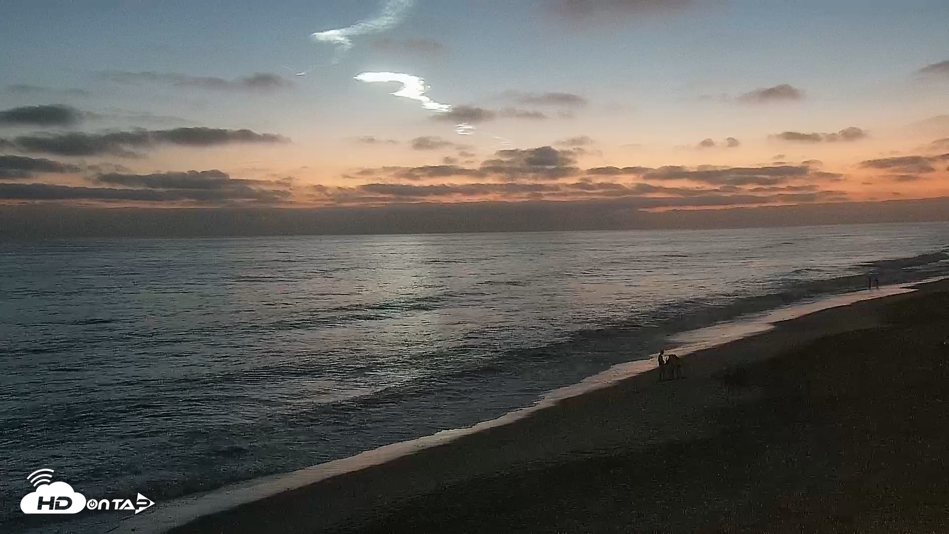 Snapshot of Carlsbad Beach Surf Live Webcam taken Jul 31, 2026, 8:26pm PDT