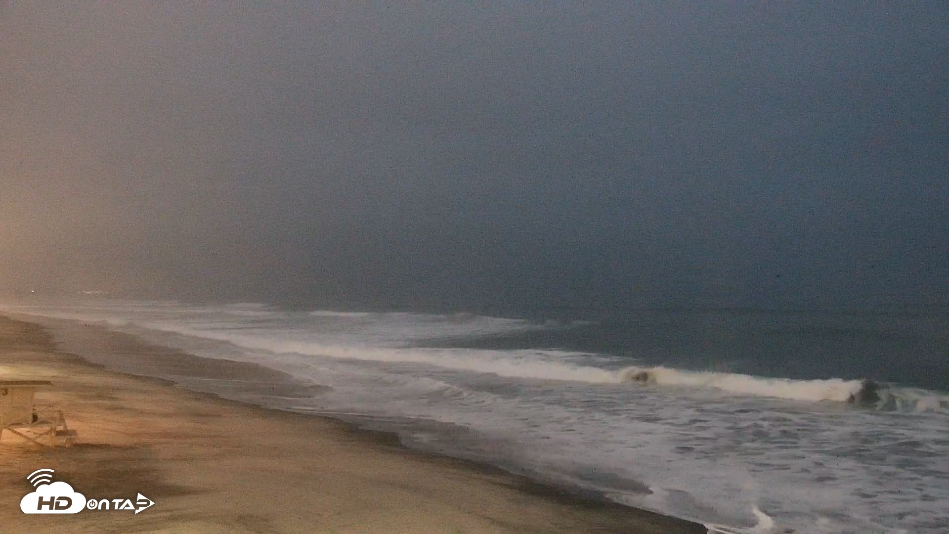 Snapshot of Carlsbad Beach Surf Live Webcam taken Jul 28, 2026, 5:32am PDT