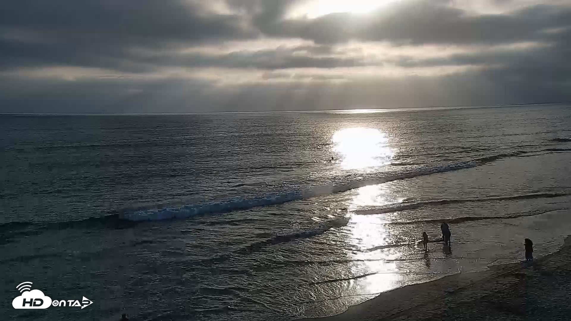 Snapshot of Carlsbad Beach Surf Live Webcam taken May 9, 2026, 6:41pm PDT