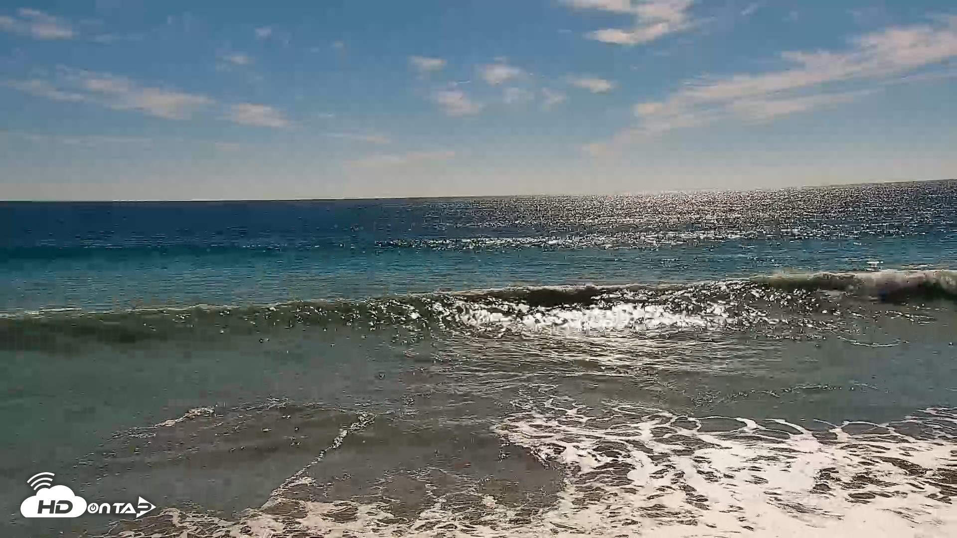 Snapshot of Carlsbad Beach Surf Live Webcam taken Sep 4, 2026, 3:33pm PDT