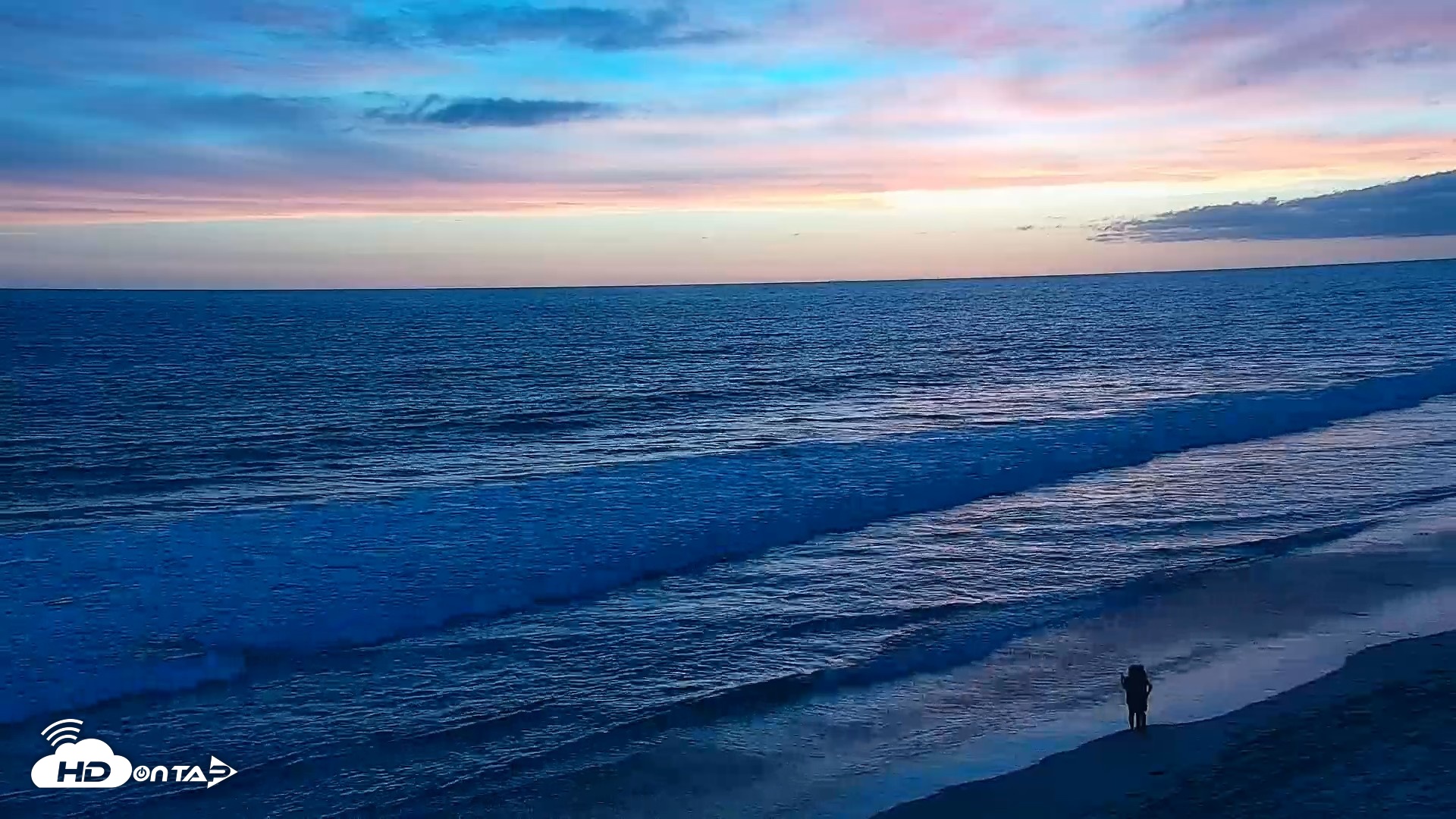 Snapshot of Carlsbad Beach Surf Live Webcam taken Apr 20, 2026, 7:55pm PDT
