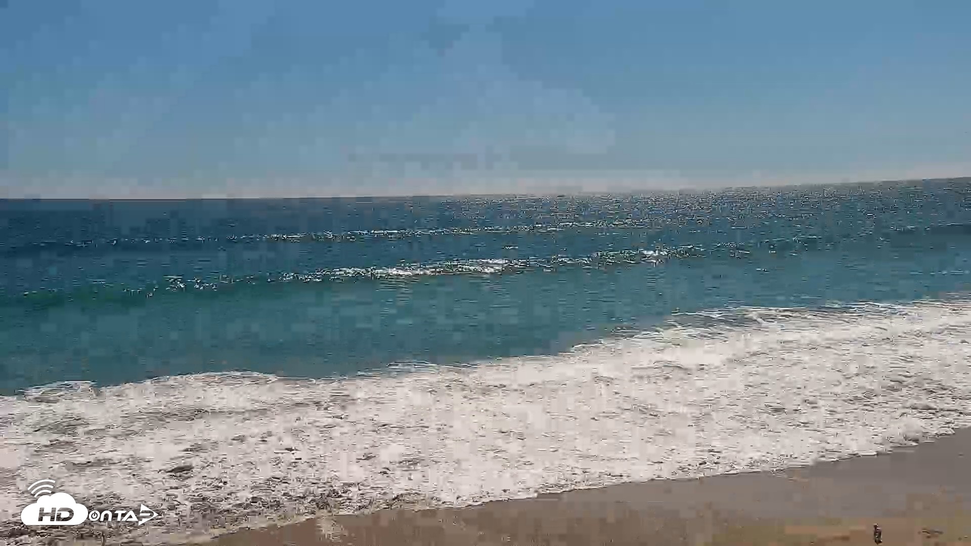 Snapshot of Carlsbad Beach Surf Live Webcam taken Jul 21, 2026, 3:45pm PDT