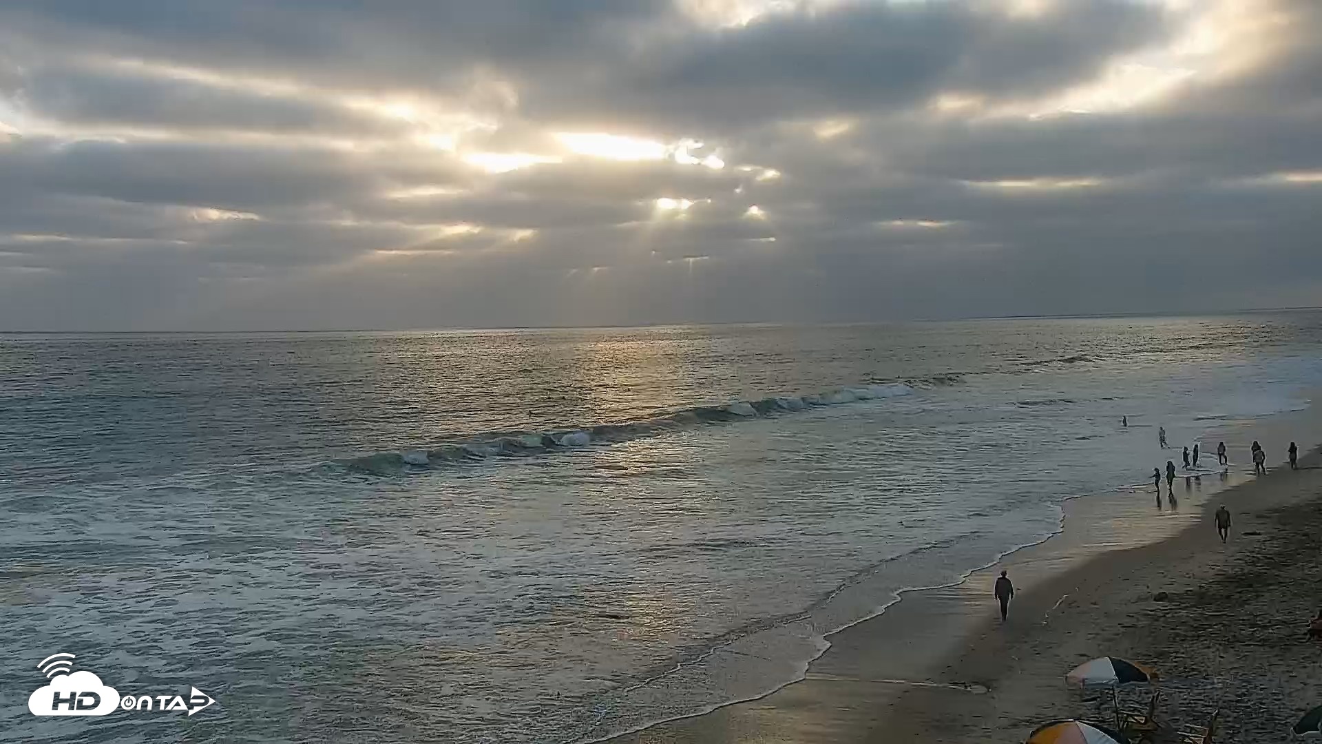 Snapshot of Carlsbad Beach Surf Live Webcam taken Jun 1, 2026, 7:14pm PDT