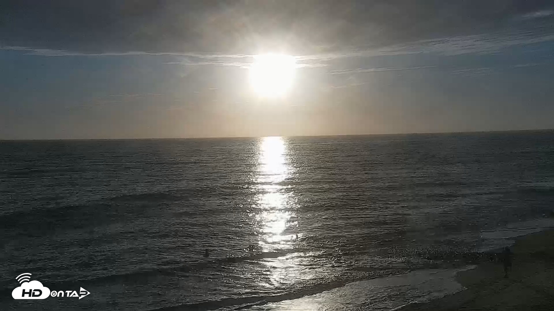 Snapshot of Carlsbad Beach Surf Live Webcam taken Aug 24, 2026, 6:51pm PDT