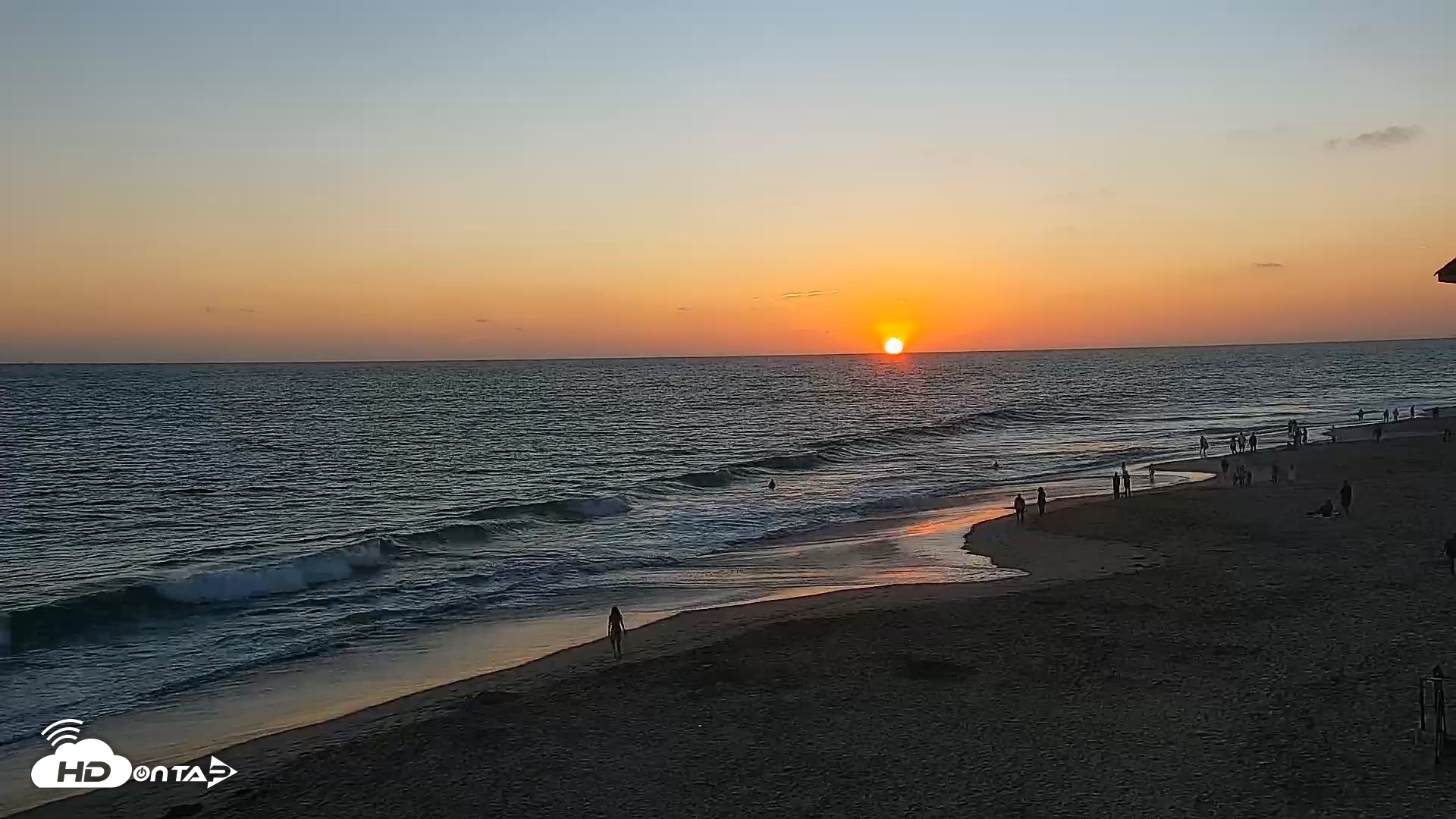 Snapshot of Carlsbad Beach Surf Live Webcam taken Jul 2, 2026, 8:00pm PDT
