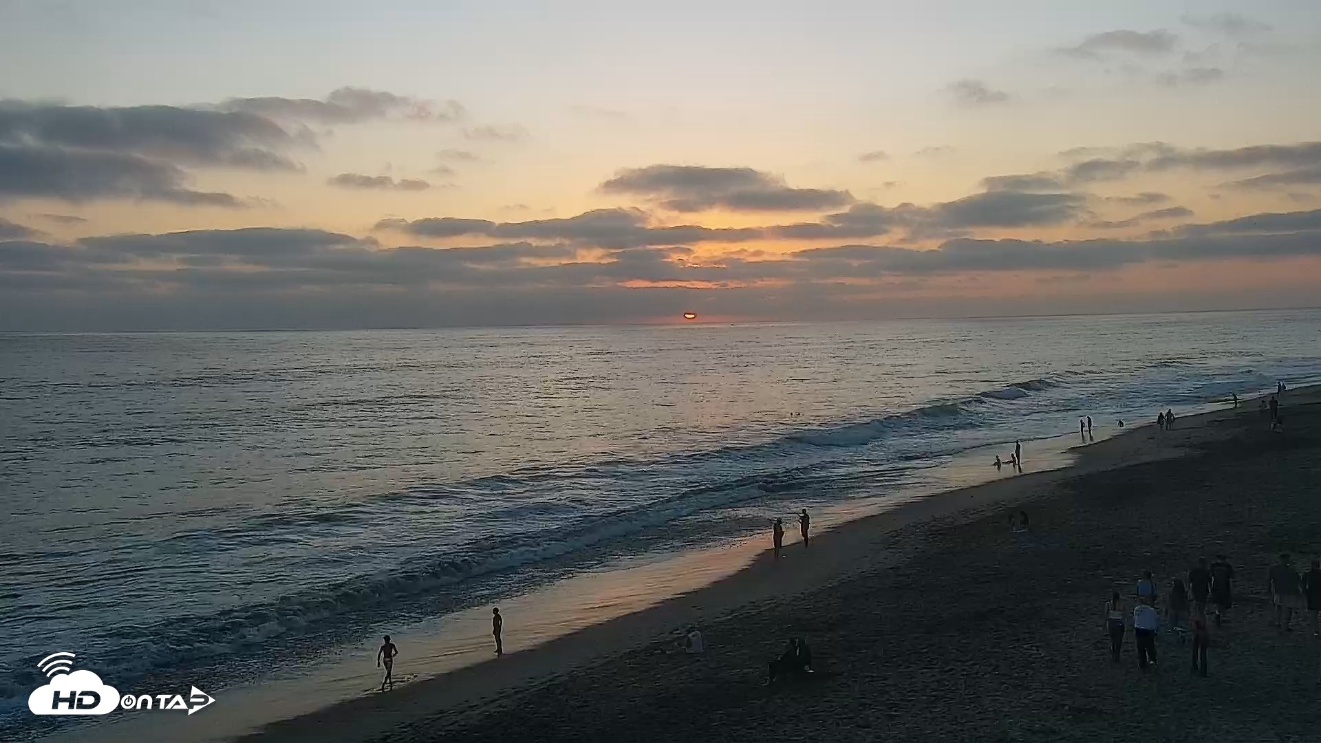 Snapshot of Carlsbad Beach Surf Live Webcam taken Jul 31, 2026, 7:46pm PDT