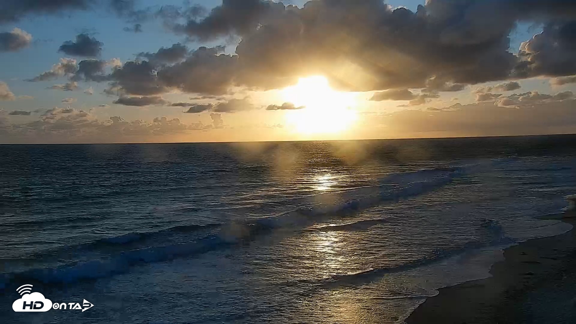 Snapshot of Carlsbad Beach Surf Live Webcam taken May 27, 2026, 7:30pm PDT