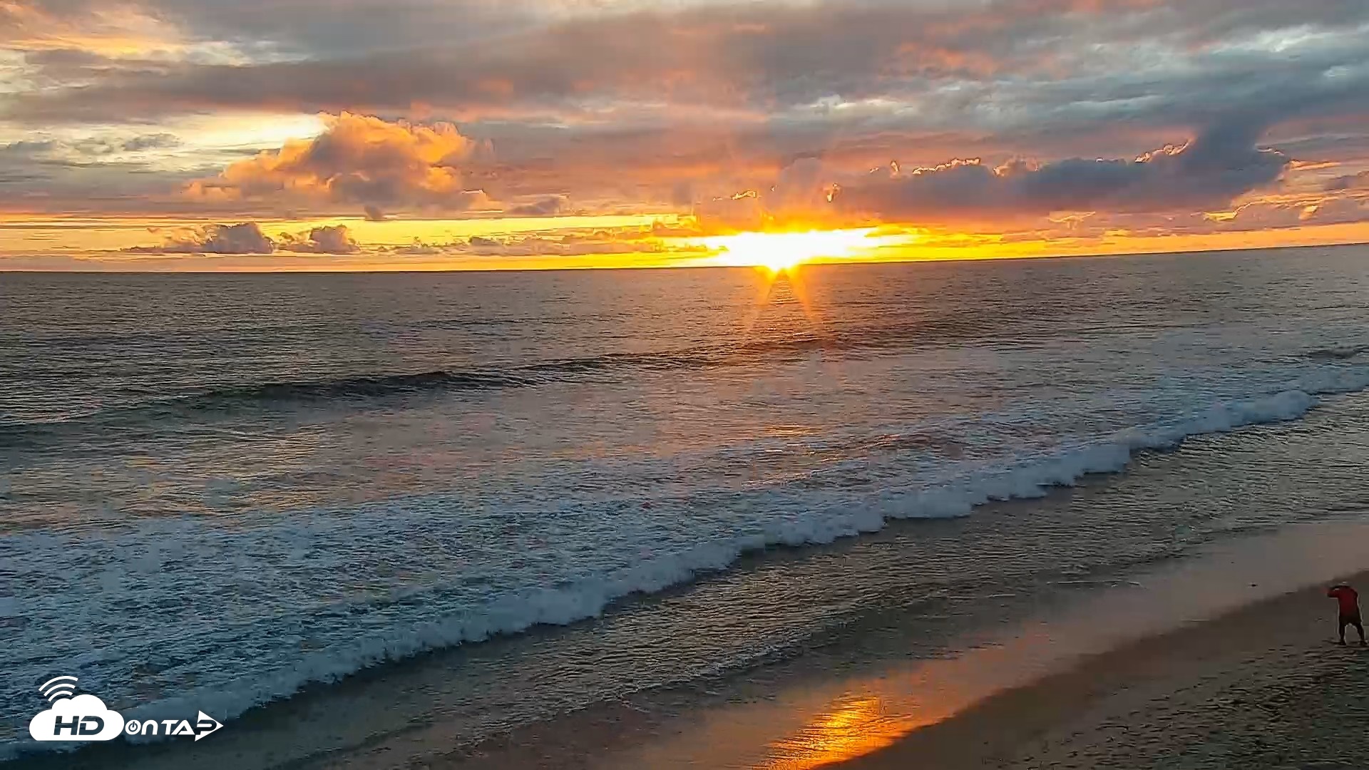 Snapshot of Carlsbad Beach Surf Live Webcam taken Apr 12, 2026, 7:14pm PDT