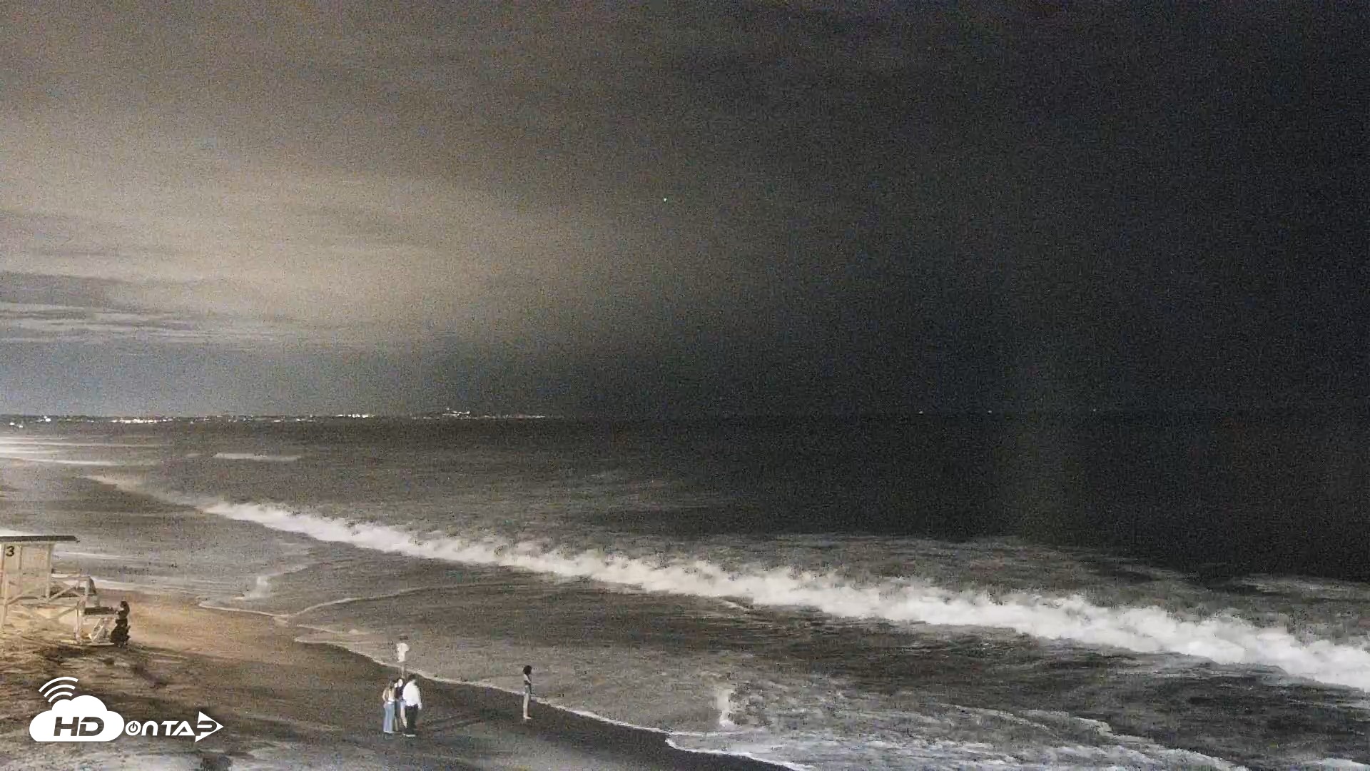 Snapshot of Carlsbad Beach Surf Live Webcam taken Sep 6, 2026, 10:12pm PDT