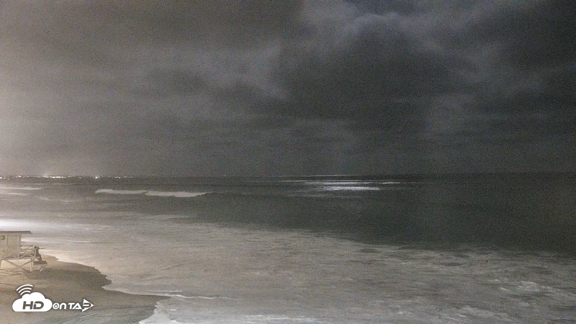 Snapshot of Carlsbad Beach Surf Live Webcam taken Jul 25, 2026, 10:00pm PDT
