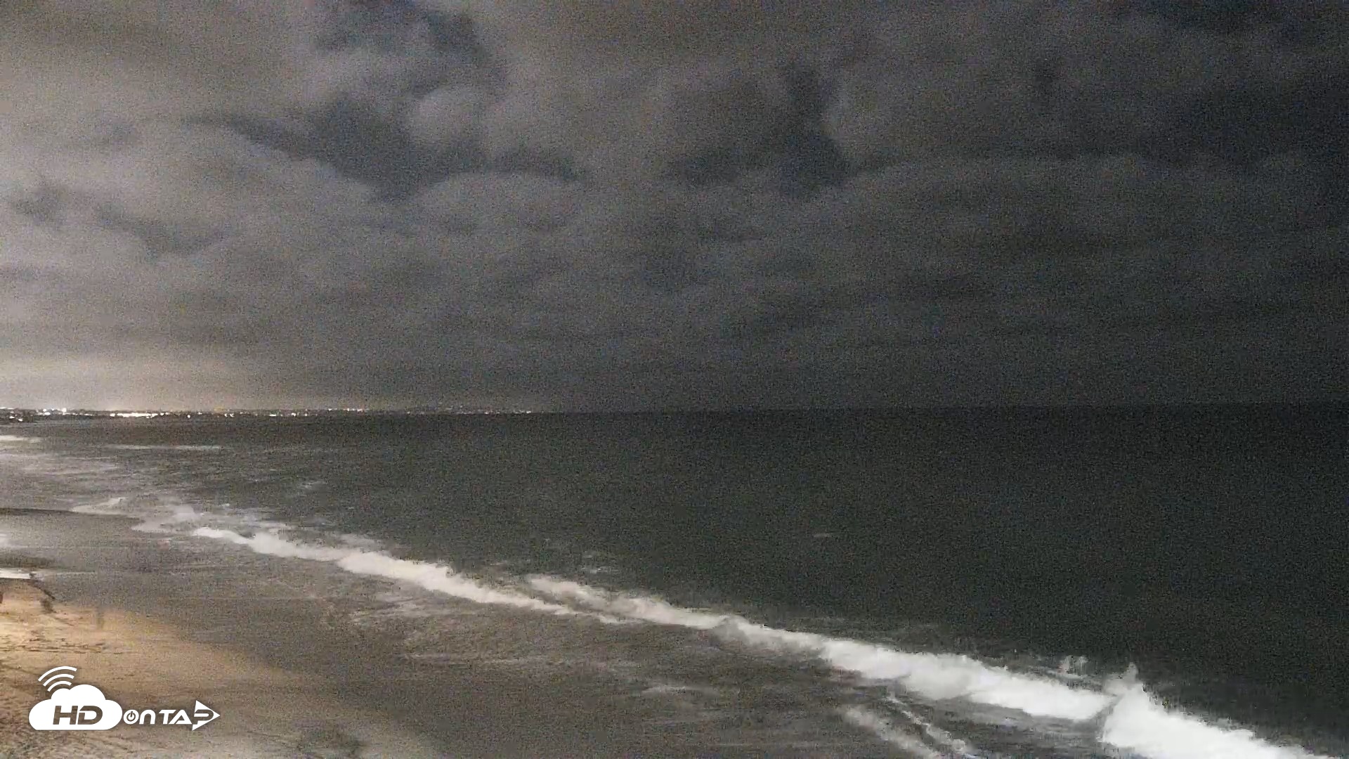 Snapshot of Carlsbad Beach Surf Live Webcam taken Sep 22, 2026, 8:23pm PDT