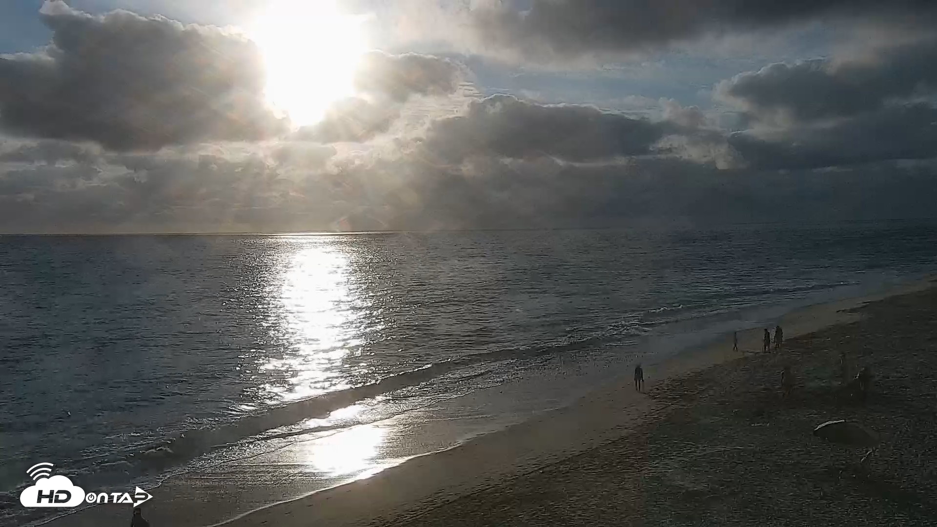 Snapshot of Carlsbad Beach Surf Live Webcam taken Aug 12, 2026, 6:46pm PDT