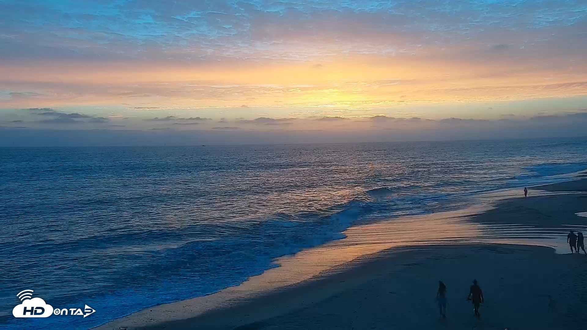 Snapshot of Carlsbad Beach Surf Live Webcam taken Jul 25, 2026, 8:00pm PDT