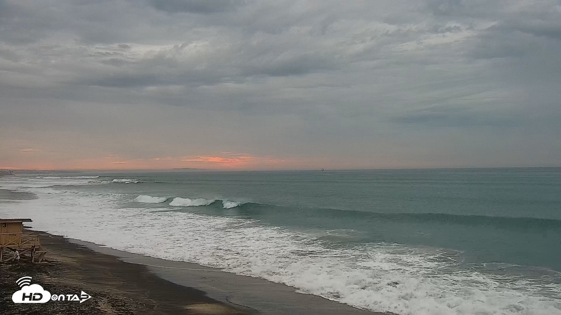 Snapshot of Carlsbad Beach Surf Live Webcam taken Sep 6, 2026, 6:30am PDT