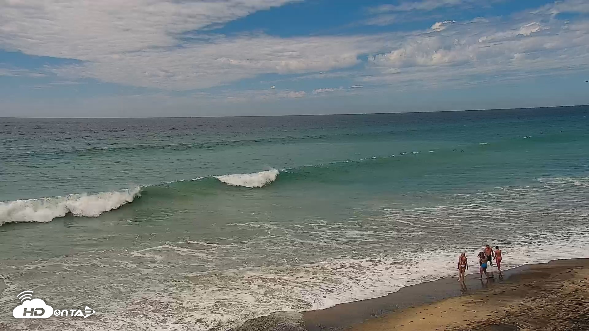 Snapshot of Carlsbad Beach Surf Live Webcam taken Sep 5, 2026, 12:40pm PDT