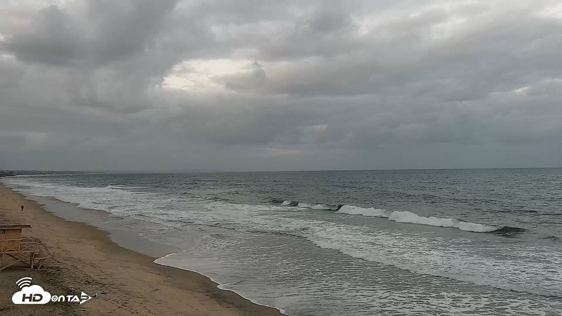 Snapshot of Carlsbad Beach Surf Live Webcam taken May 27, 2026, 5:43am PDT
