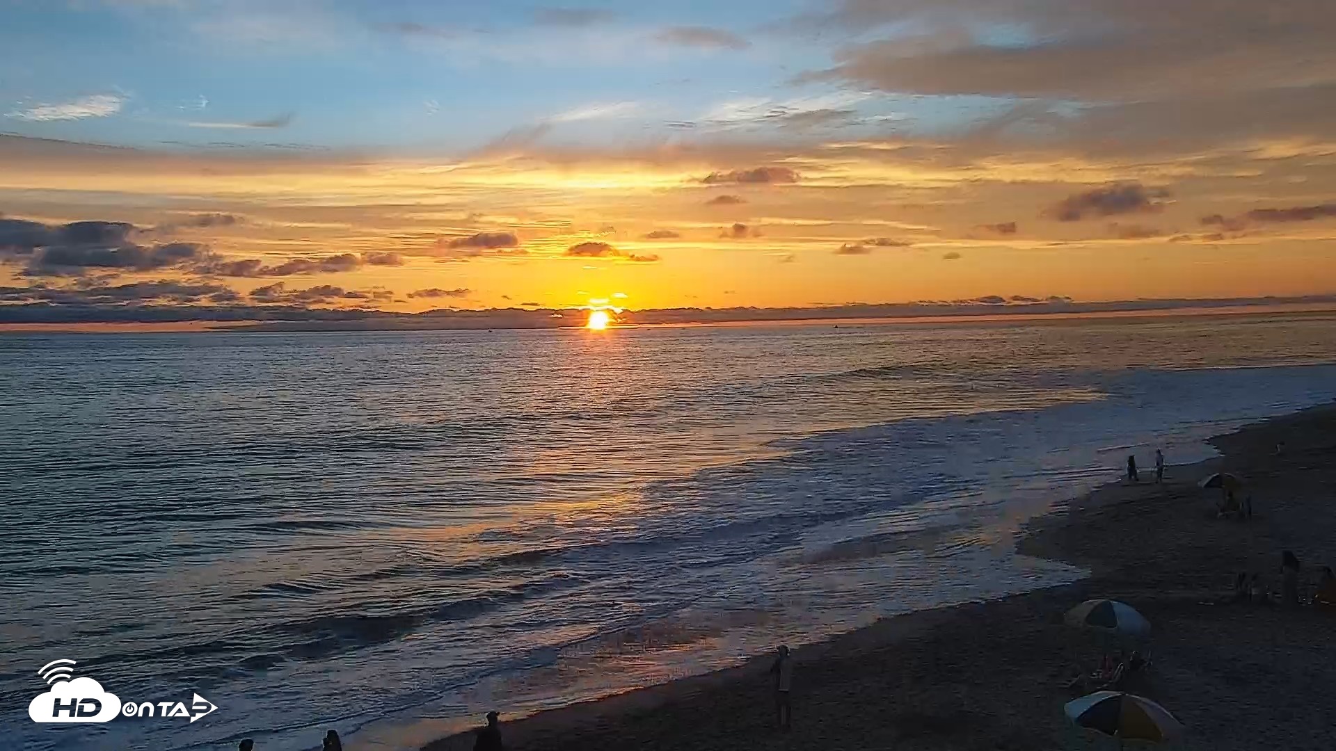 Snapshot of Carlsbad Beach Surf Live Webcam taken Aug 13, 2026, 7:35pm PDT
