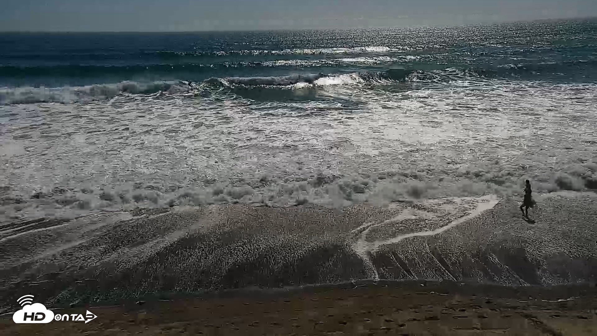 Snapshot of Carlsbad Beach Surf Live Webcam taken Sep 8, 2026, 3:30pm PDT