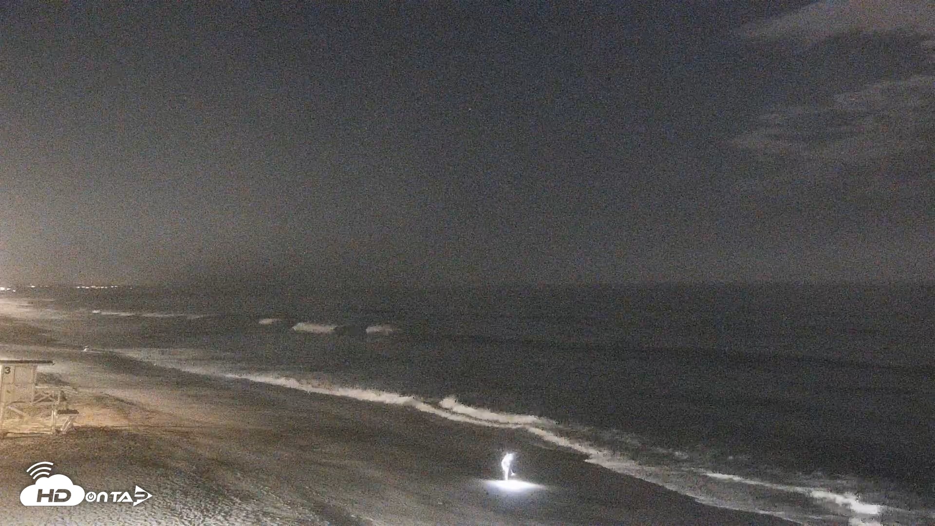 Snapshot of Carlsbad Beach Surf Live Webcam taken Aug 24, 2026, 12:14am PDT