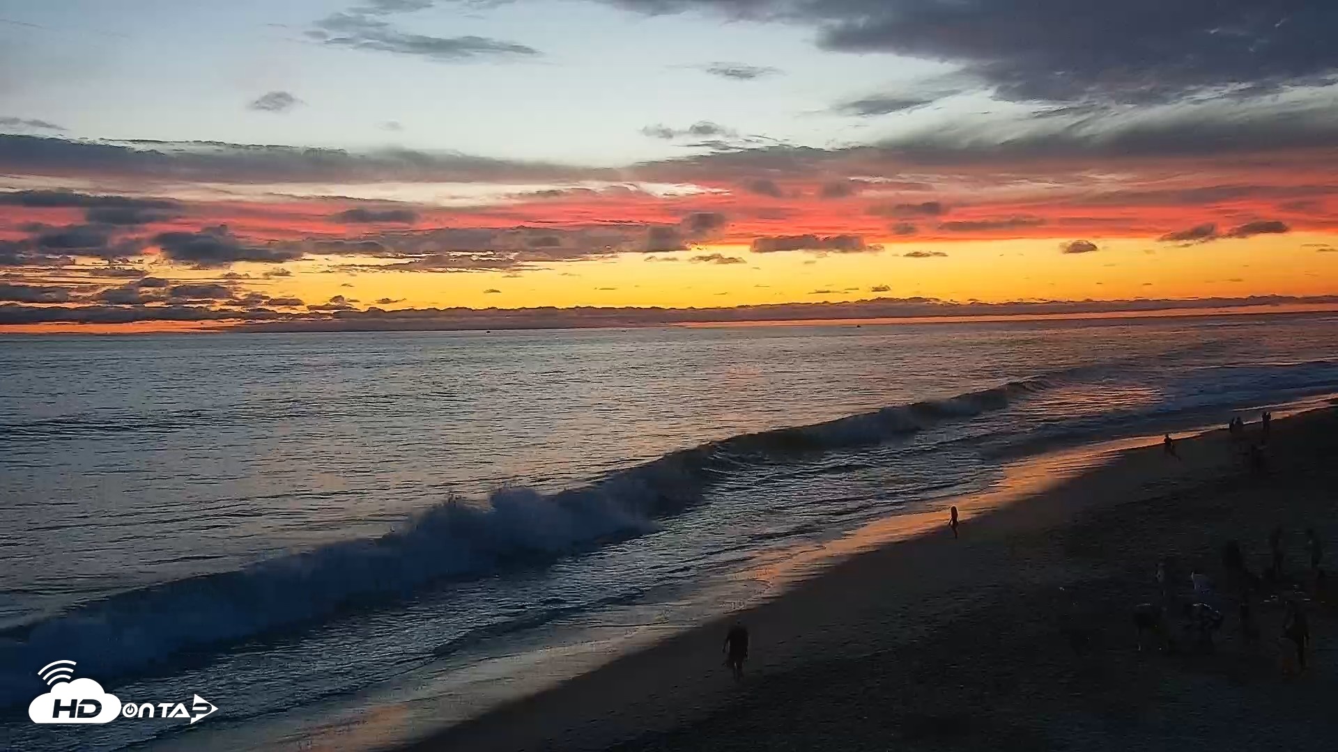 Snapshot of Carlsbad Beach Surf Live Webcam taken Aug 13, 2026, 7:56pm PDT