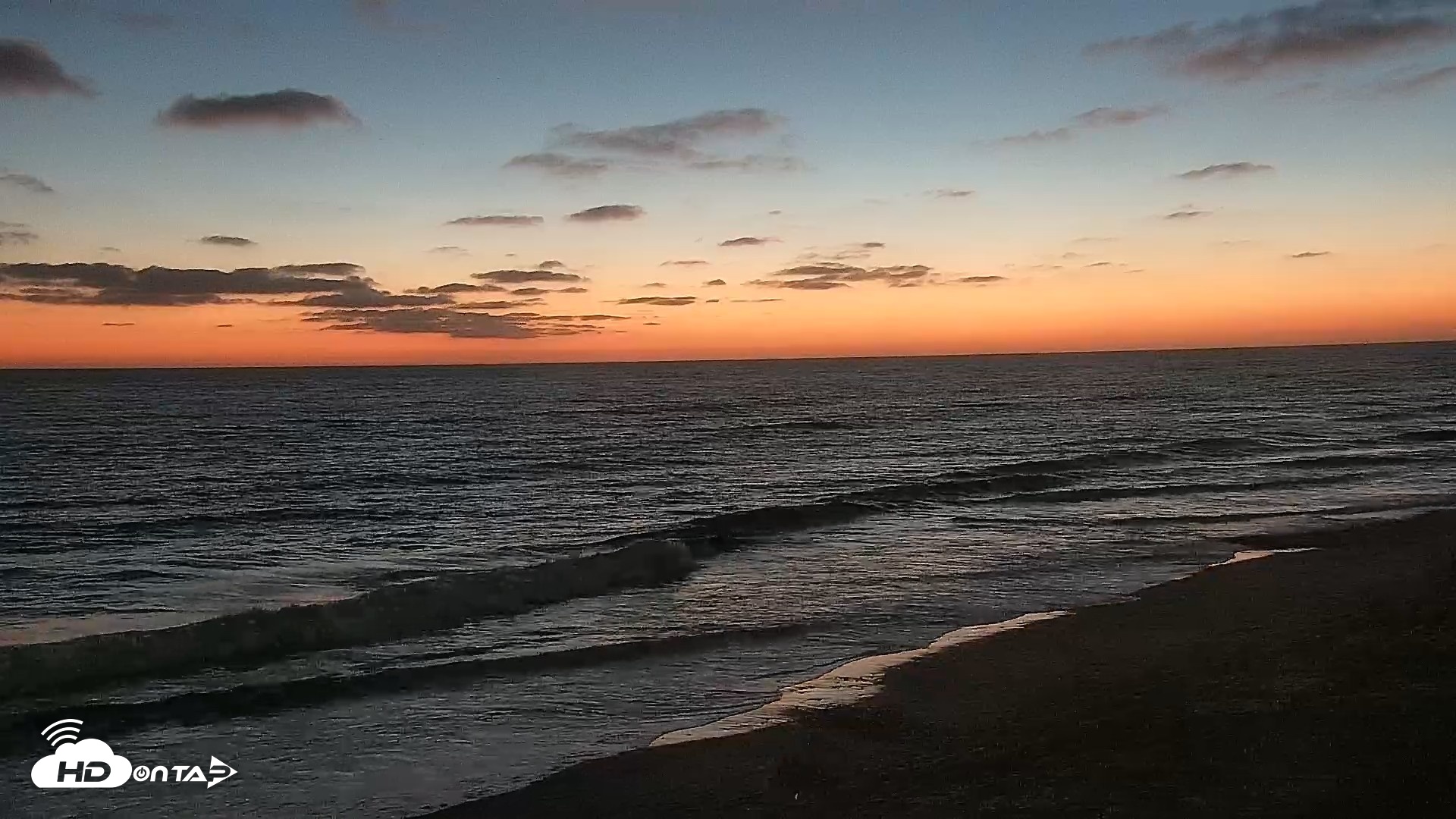 Snapshot of Carlsbad Beach Surf Live Webcam taken Sep 1, 2026, 7:54pm PDT