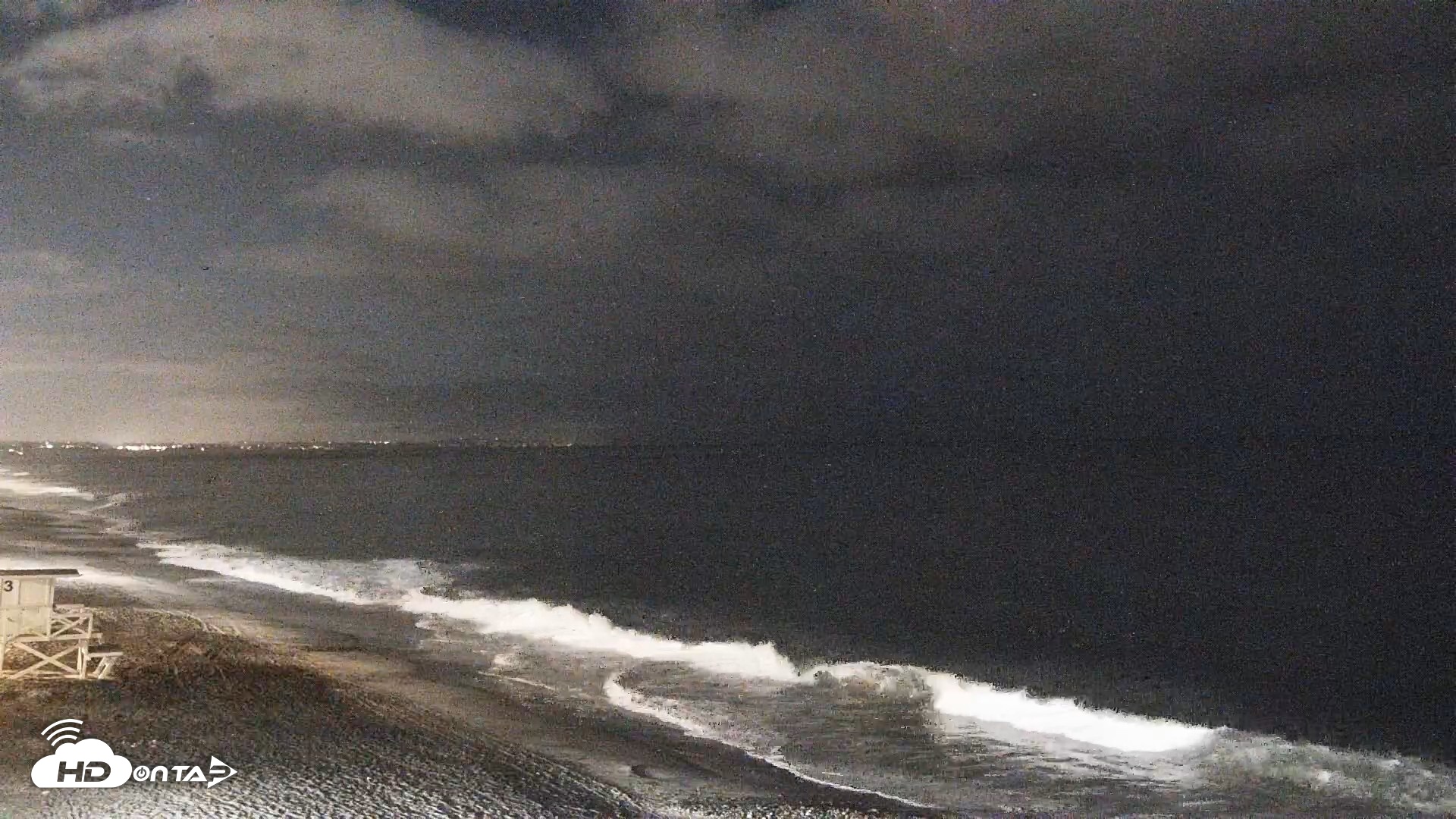 Snapshot of Carlsbad Beach Surf Live Webcam taken Sep 2, 2026, 12:11am PDT
