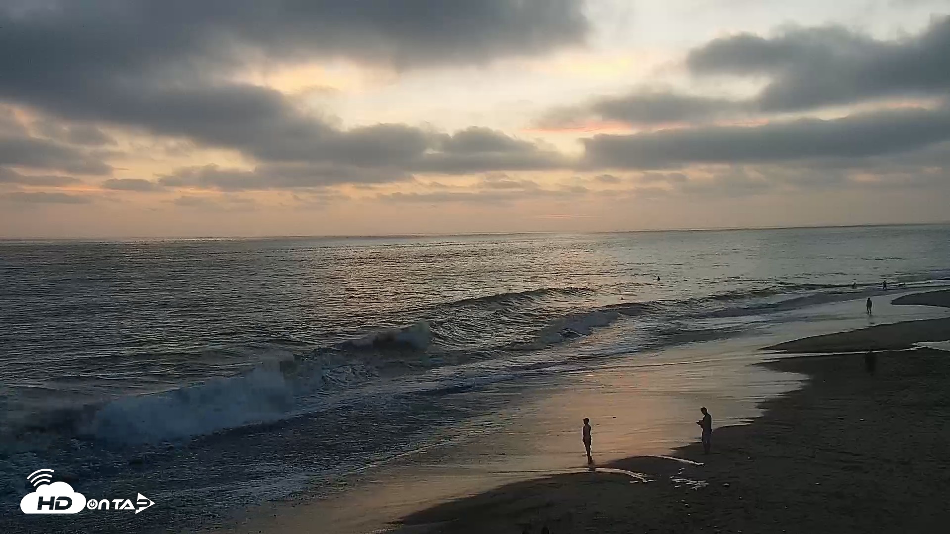 Snapshot of Carlsbad Beach Surf Live Webcam taken Jul 26, 2026, 8:07pm PDT