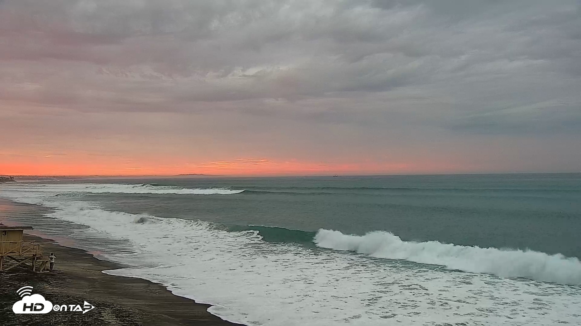 Snapshot of Carlsbad Beach Surf Live Webcam taken Sep 6, 2026, 6:24am PDT