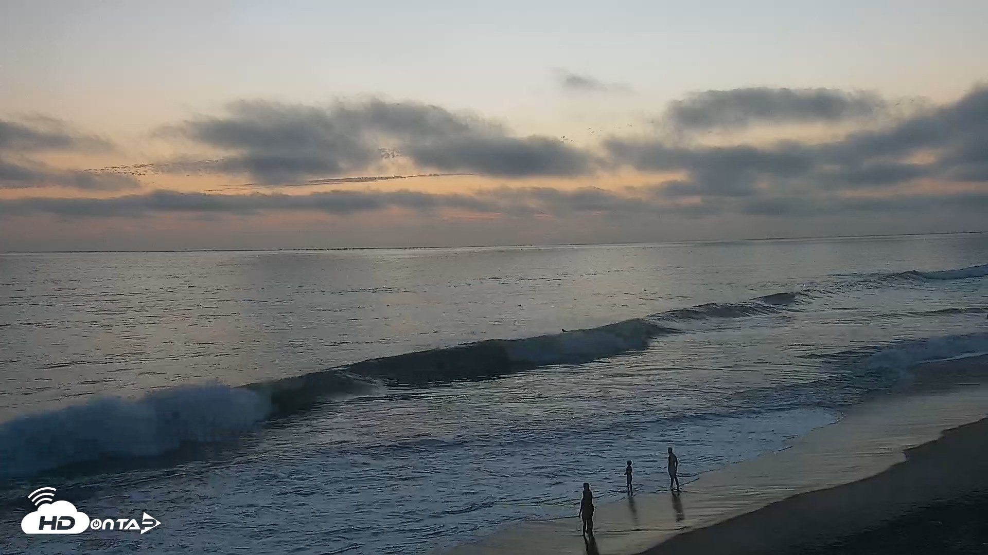 Snapshot of Carlsbad Beach Surf Live Webcam taken Aug 28, 2026, 7:26pm PDT