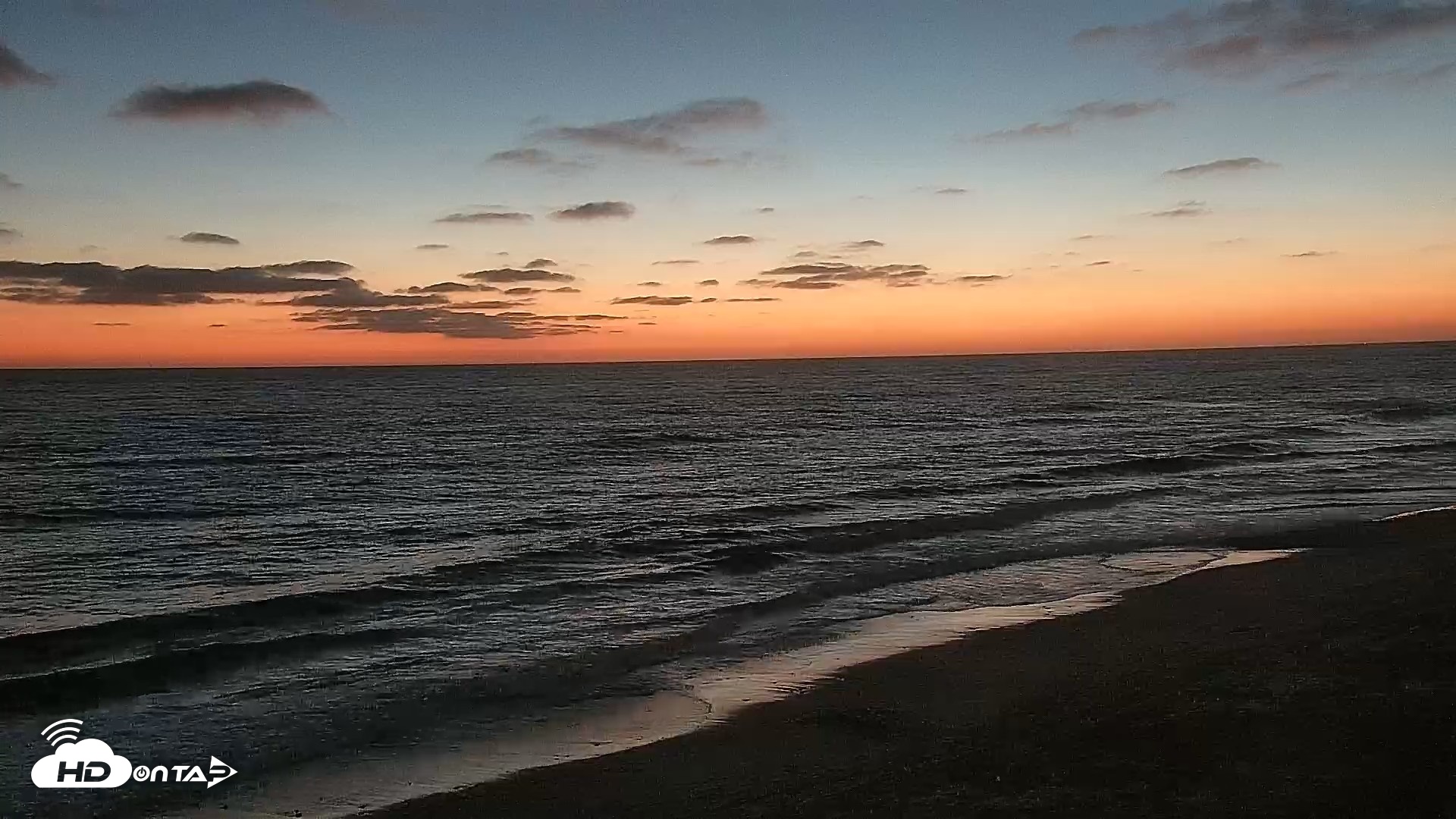 Snapshot of Carlsbad Beach Surf Live Webcam taken Sep 1, 2026, 7:54pm PDT