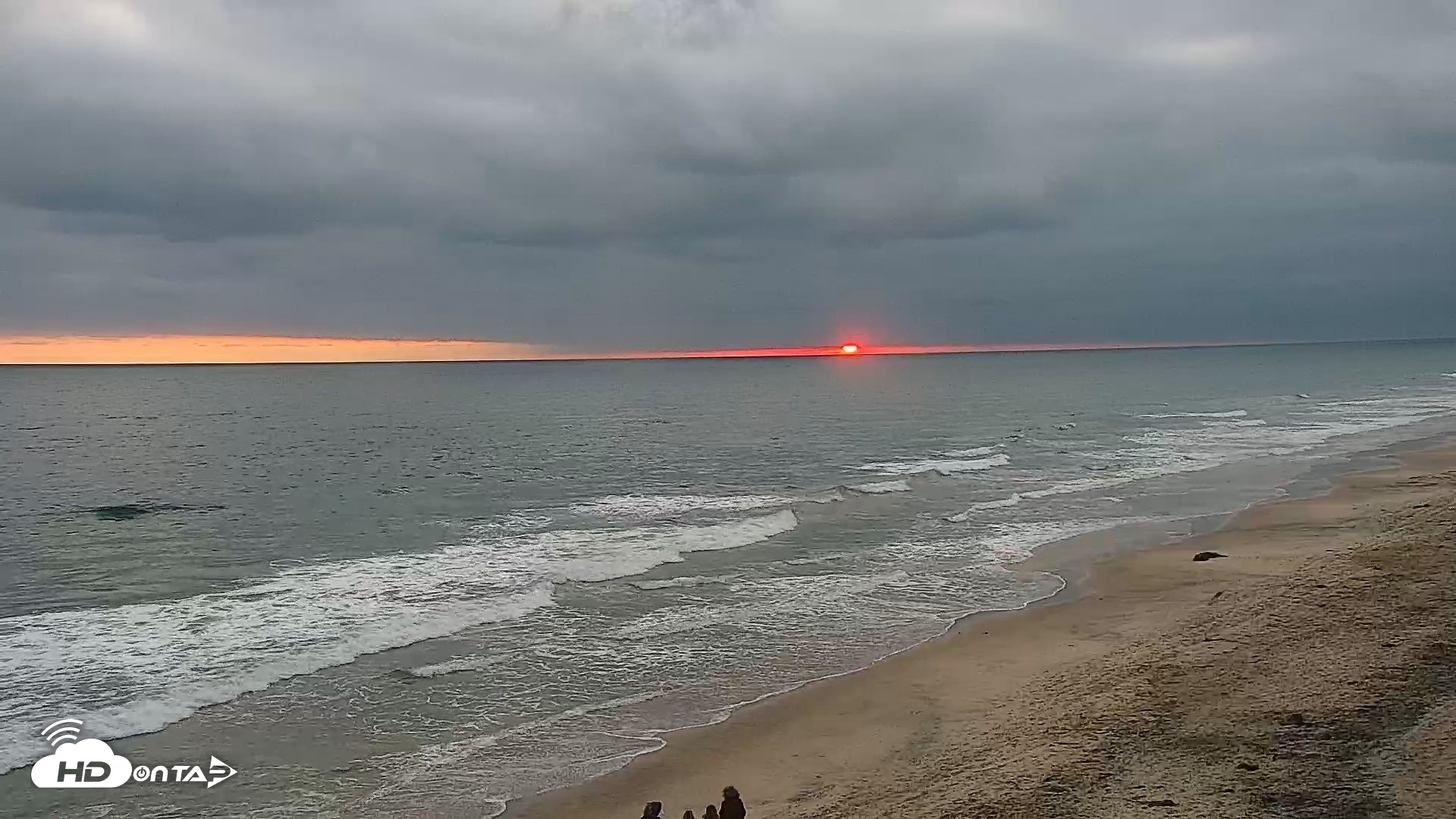 Snapshot of Carlsbad Beach Surf Live Webcam taken May 23, 2026, 7:47pm PDT