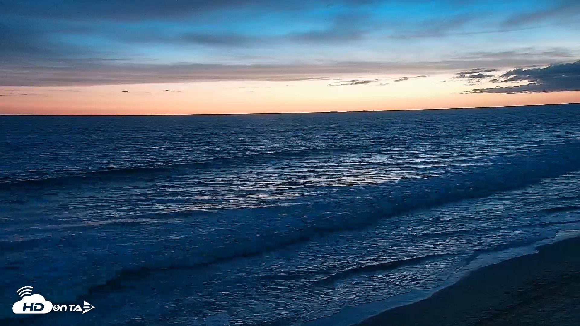 Snapshot of Carlsbad Beach Surf Live Webcam taken Apr 20, 2026, 7:55pm PDT