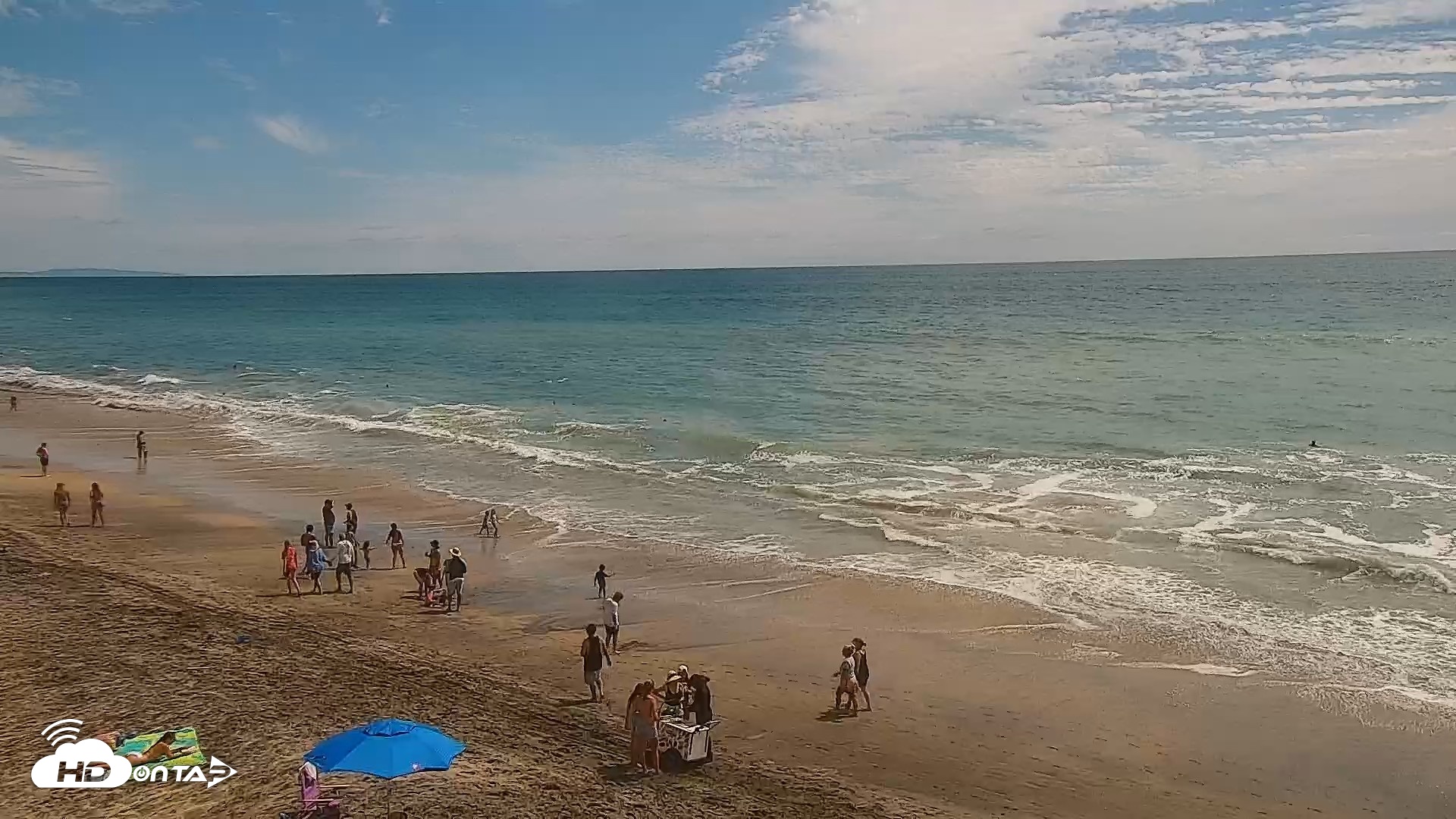 Snapshot of Carlsbad Beach Surf Live Webcam taken Aug 15, 2026, 2:53pm PDT