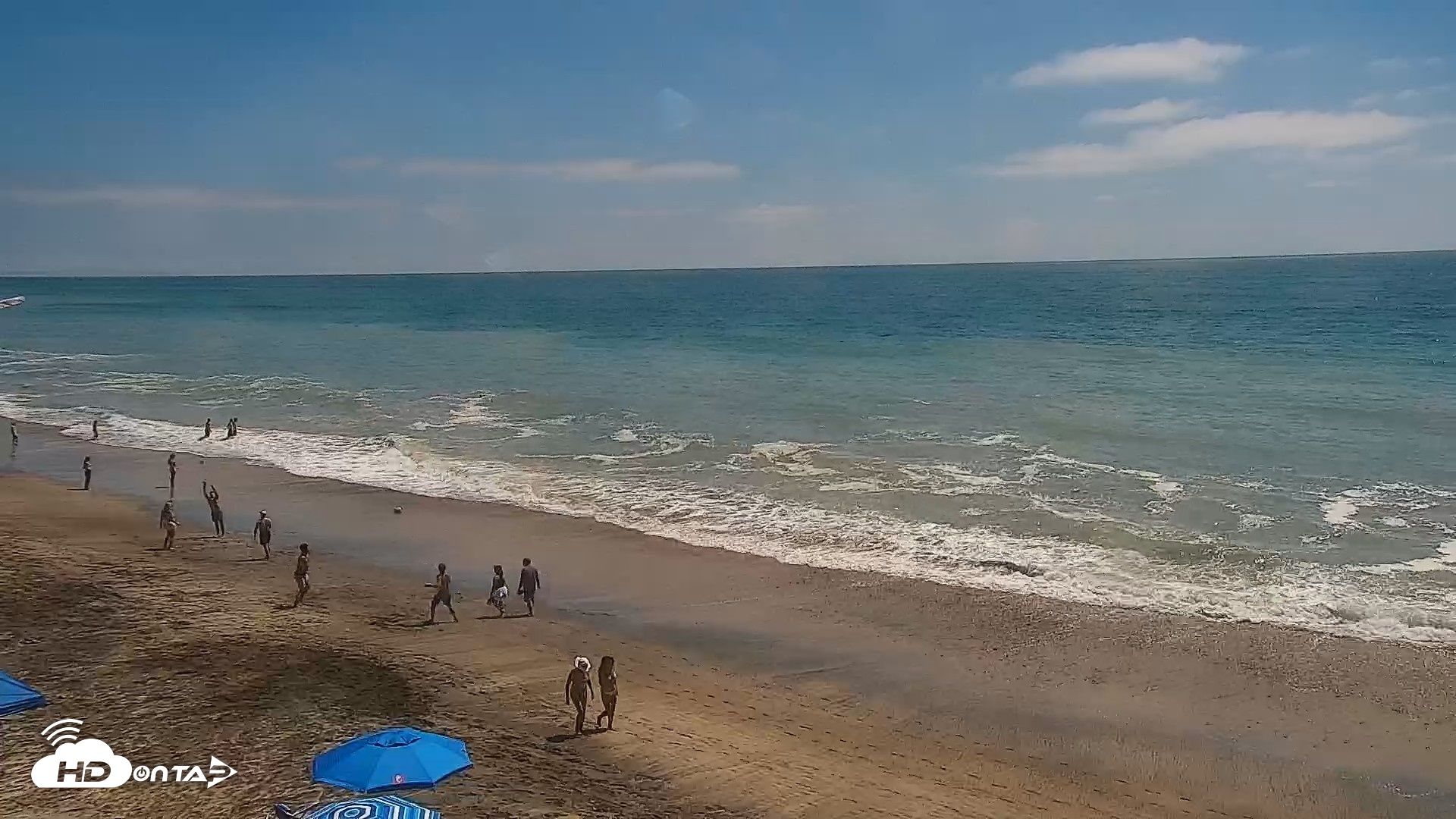 Snapshot of Carlsbad Beach Surf Live Webcam taken Aug 16, 2026, 2:32pm PDT