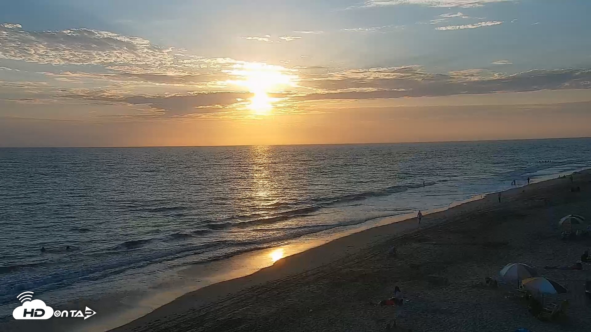 Snapshot of Carlsbad Beach Surf Live Webcam taken Aug 5, 2026, 7:21pm PDT