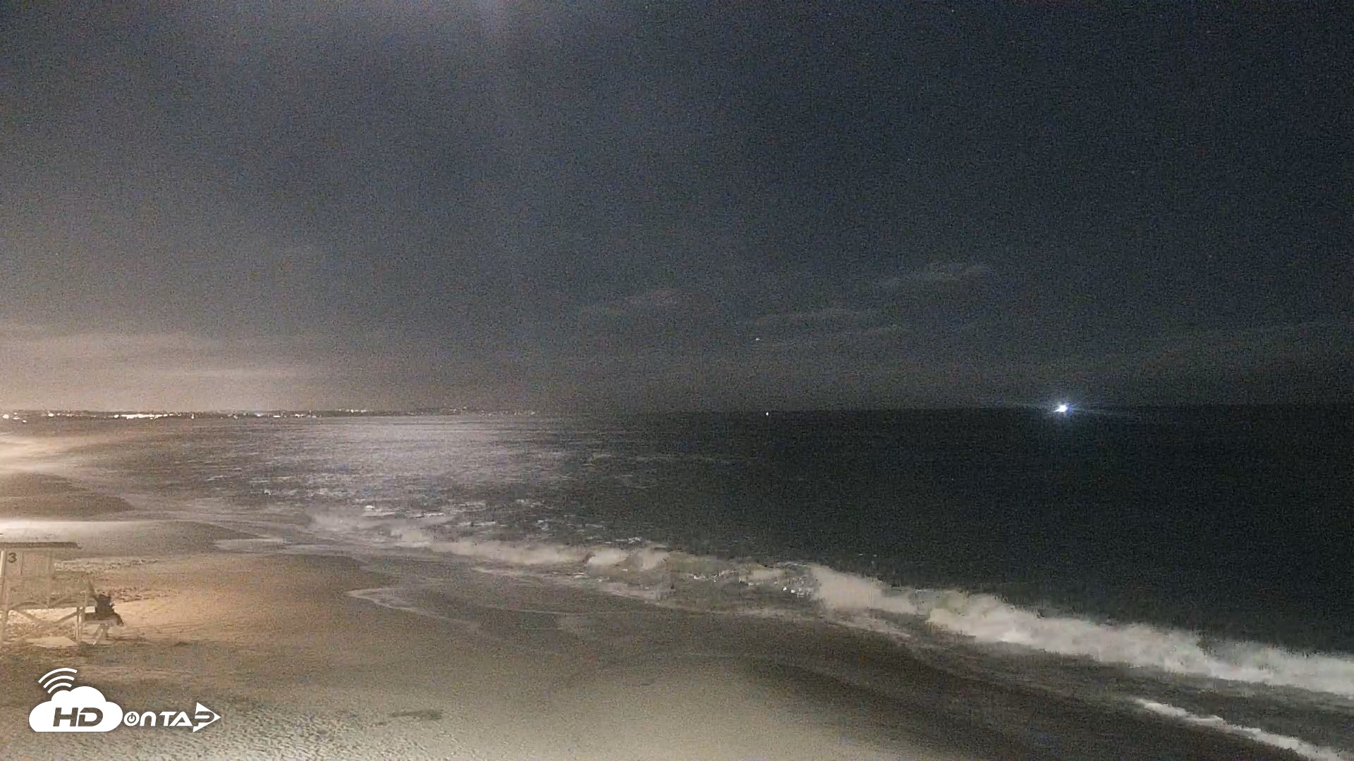 Snapshot of Carlsbad Beach Surf Live Webcam taken Jun 26, 2026, 9:28pm PDT