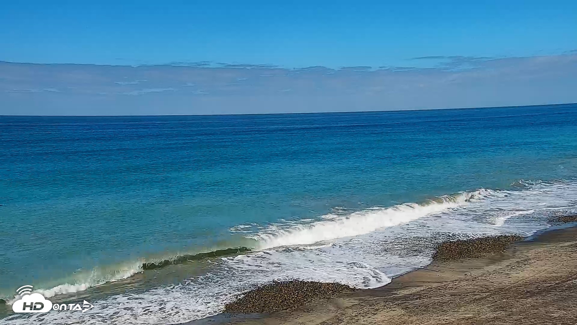 Snapshot of Carlsbad Beach Surf Live Webcam taken Sep 4, 2026, 10:02am PDT