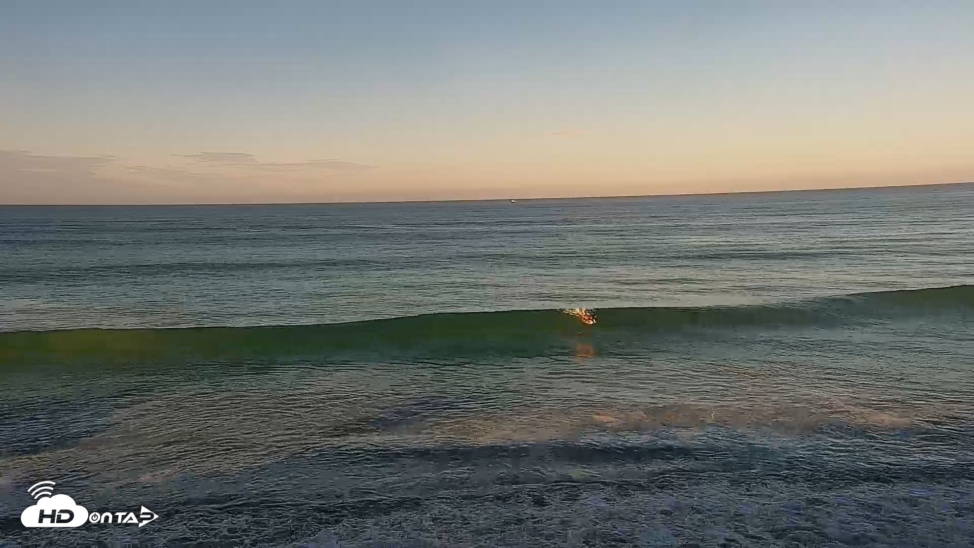 Snapshot of Carlsbad Beach Surf Live Webcam taken Sep 5, 2026, 7:37am PDT