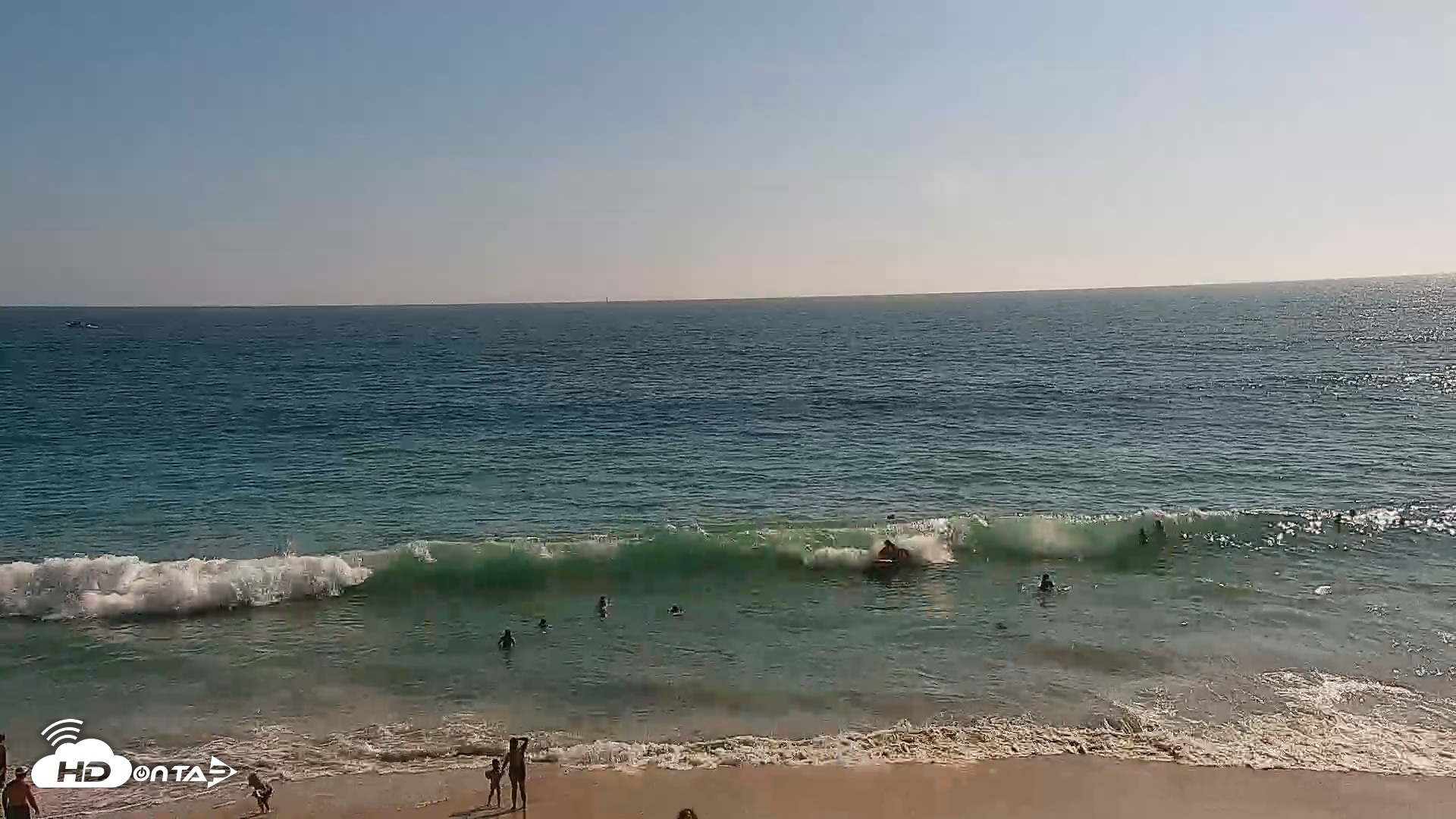 Snapshot of Carlsbad Beach Surf Live Webcam taken Jul 19, 2026, 4:58pm PDT