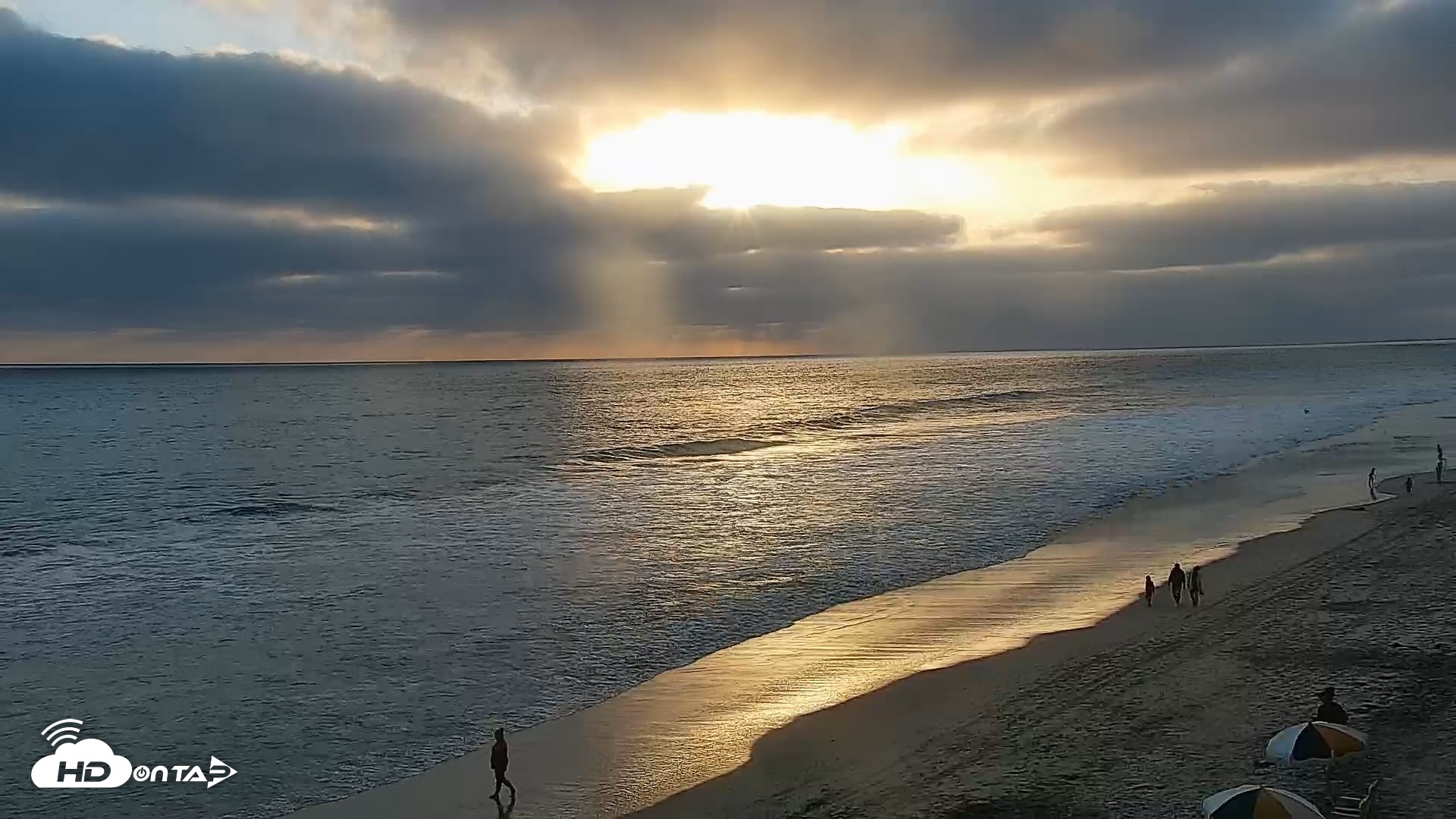 Snapshot of Carlsbad Beach Surf Live Webcam taken May 22, 2026, 7:19pm PDT