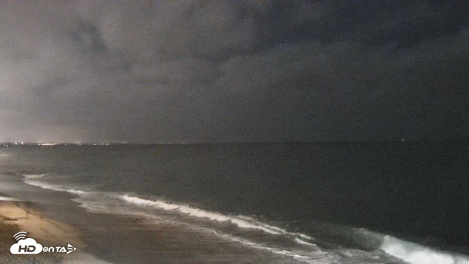 Snapshot of Carlsbad Beach Surf Live Webcam taken Sep 24, 2026, 8:23pm PDT