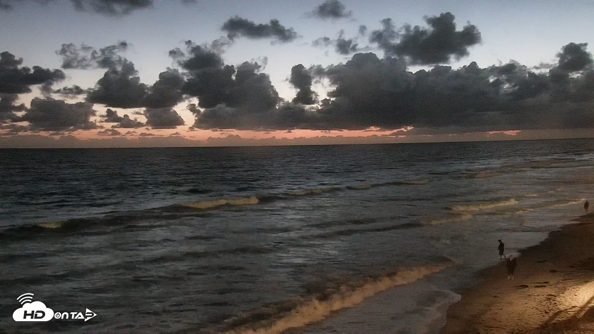 Snapshot of Carlsbad Beach Surf Live Webcam taken May 27, 2026, 8:36pm PDT